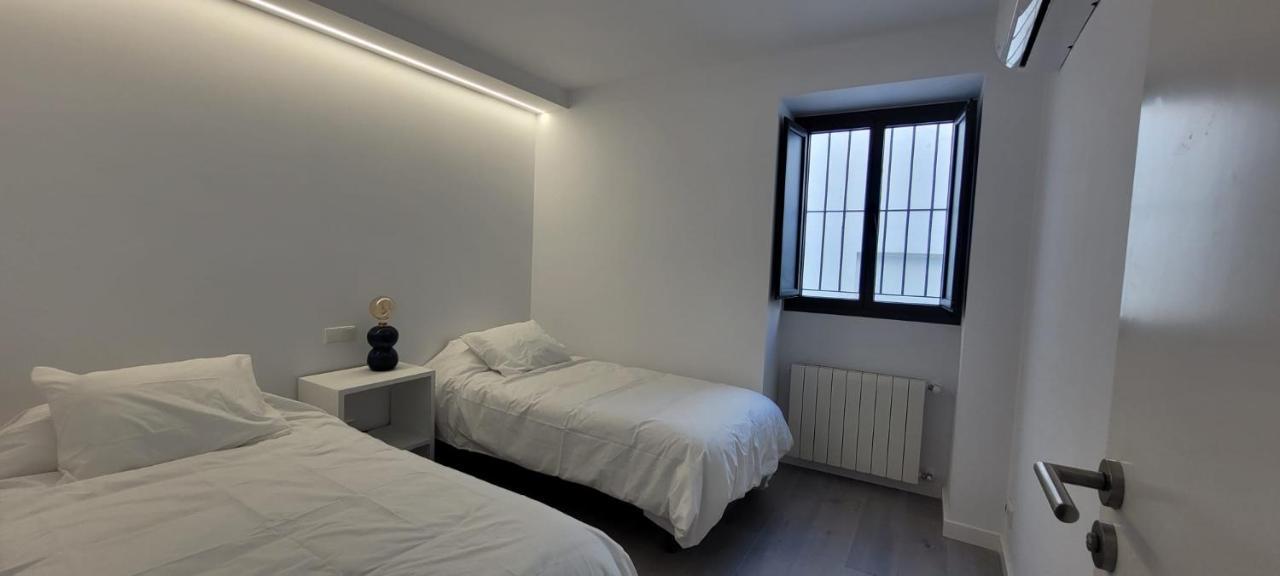 Cozy & Modern Apartment Hombre De Piedra Sevilla Exterior foto