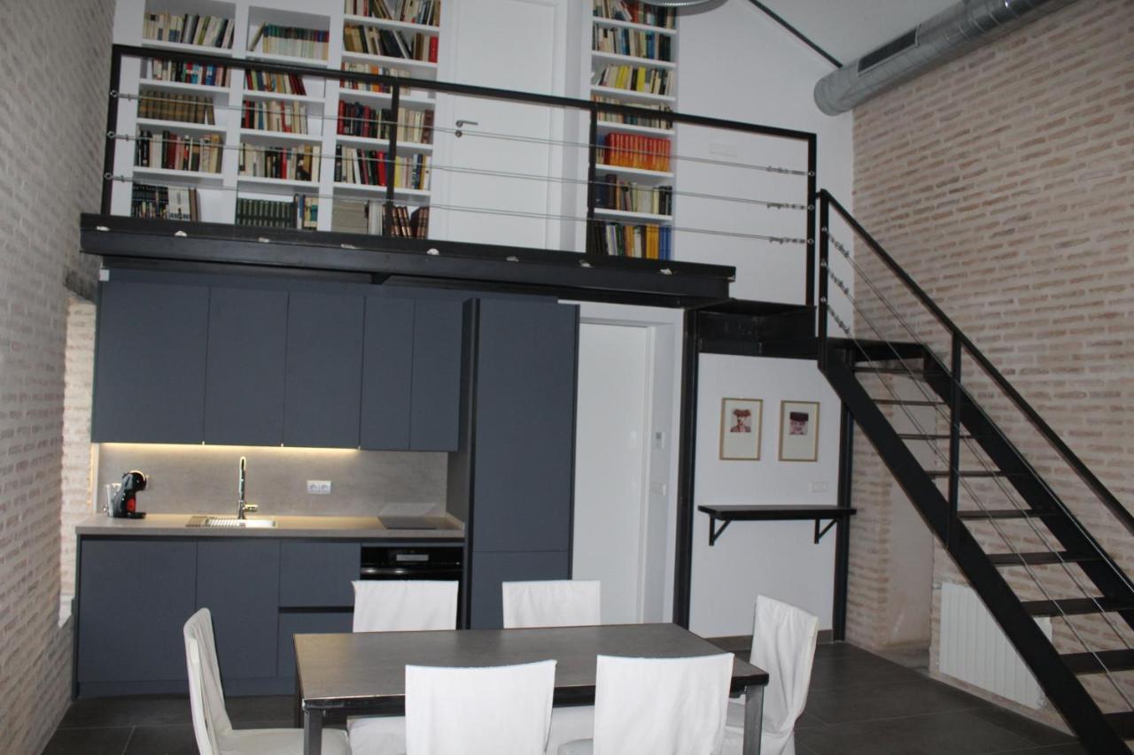 Cozy & Modern Apartment Hombre De Piedra Sevilla Exterior foto