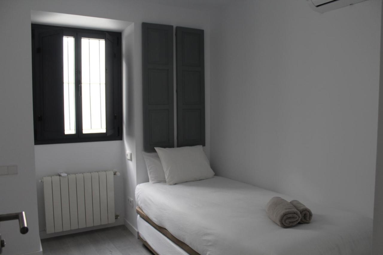 Cozy & Modern Apartment Hombre De Piedra Sevilla Exterior foto